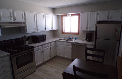 Washburn Apartment | Quaint updated apartment overlooking the Bay