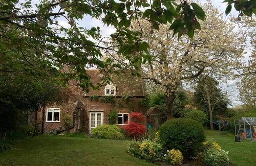 Northbourne Cottage | Quaint Village Location With Beautiful English Cottage Garden