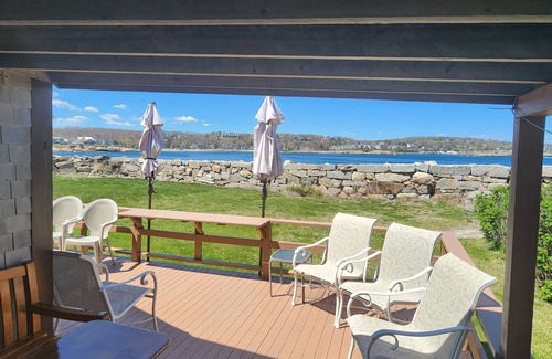 Rockport Cottage | Quaint Waterfront Cottage