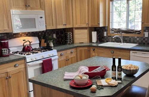 Naches House | Quaking Aspens Retreat near Mt. Rainer, Whitepass Ski Area