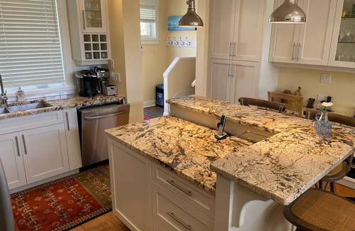 Regional District of Nanaimo Villa | Qualicum Landing Beachside home