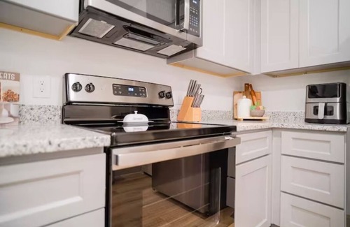 Southside House | Quality furnished home existing to serve our guest