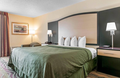 Logansport Hotel | Quality Inn Conference Center Logansport
