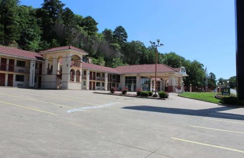 Conway Hotel | Quality Inn Conway - Greenbrier