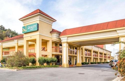Dalton Hotel | Quality Inn Dalton Central
