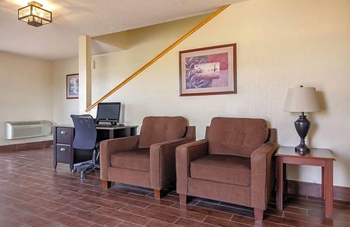 Hays Hotel | Quality Inn Hays I-70