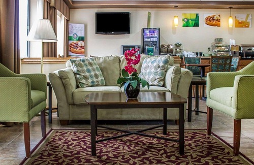 Manitowoc Hotel | Quality Inn Manitowoc