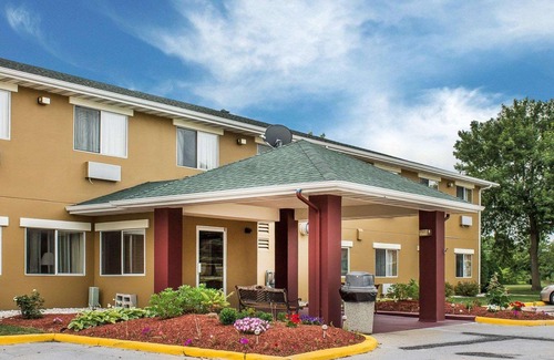 Manitowoc Hotel | Quality Inn Manitowoc
