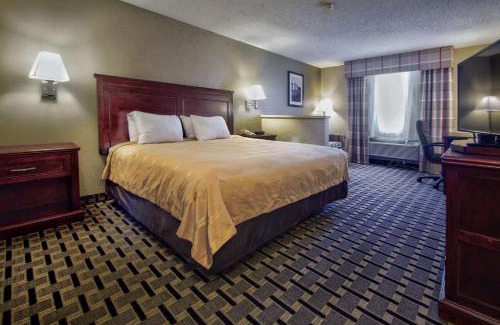 Moore Hotel | Quality Inn Moore - Oklahoma City