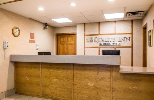 Morris Hotel | Quality Inn Morris I-80