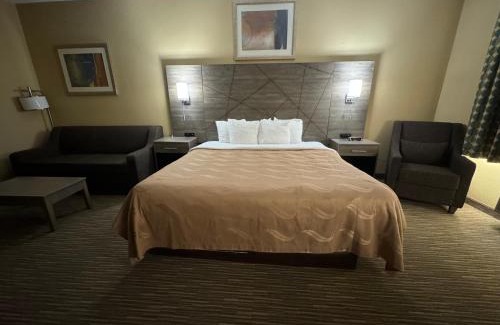 Forsyth Hotel | Quality Inn near I-72 and Hwy 51