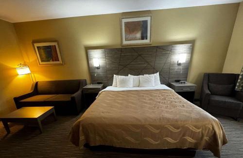 Forsyth Hotel | Quality Inn near I-72 and Hwy 51