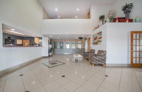 O'Fallon Hotel | Quality Inn O'Fallon IL - St Louis