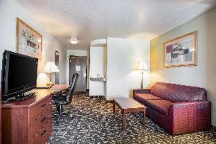 Parsons Hotel | Quality Inn Parsons North