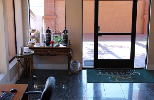 Mira Costa Hotel | Quality Inn & Suites Oceanside near Camp Pendleton