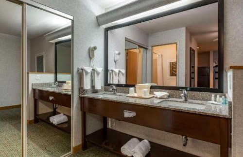 Aurora Hotel | Quality Inn & Suites Denver Airport - Gateway Park
