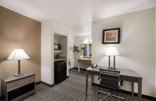 Lufkin Hotel | Quality Inn & Suites Lufkin