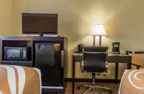 Bairdford Hotel | Quality Inn & Suites Pittsburgh Harmarville