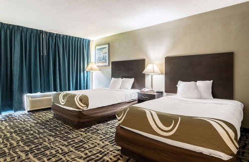 East York Hotel | Quality Inn & Suites York East