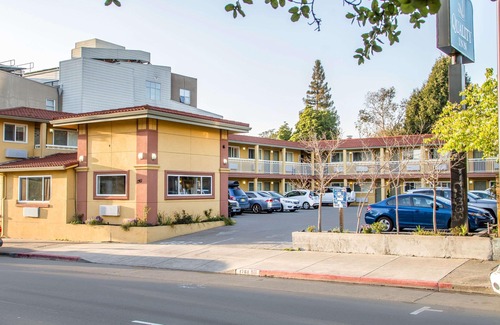 Central Berkeley Hotel | Quality Inn University Berkeley