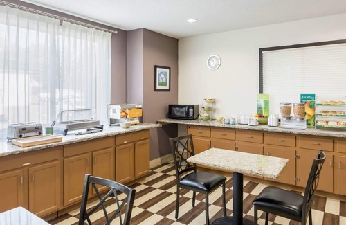 Warsaw Hotel | Quality Inn Warsaw near Rappahannock River