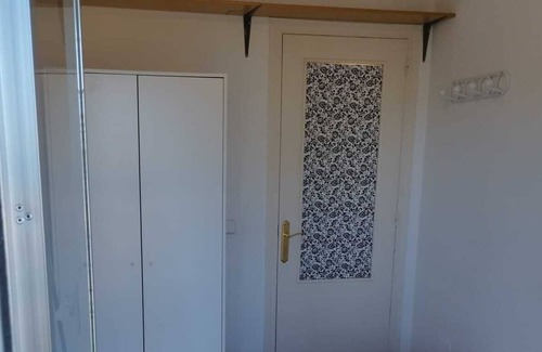 Vista Alegre Apartment | Quarto Aconchegante com Terraço!