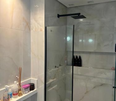 Itapegica House | Quarto Apt AirPort GRU Congonhas Cumbica Poupatempo Shopping Internacional SP A Melhor localização perto da grande São Paulo