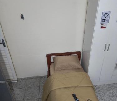 Chacaras Primavera House | Quarto individual privado mobiliado