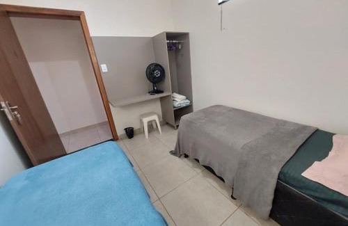 Village House | Quarto Solteiros Amigos - Queen's Hotel