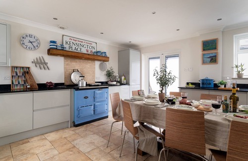 Topsham House | Quay House - Waterside, eclectic style, parking