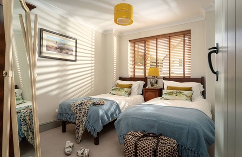 Topsham House | Quay House - Waterside, eclectic style, parking