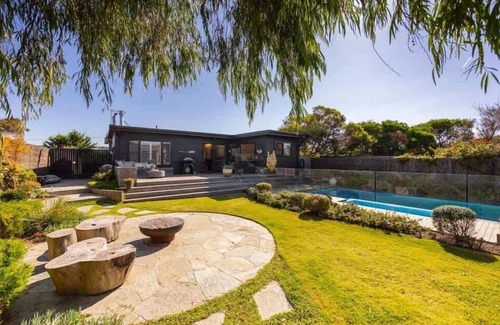 Blairgowrie House | *Quay*-Walk to beach, Gas Heated Pool, Spa, Tramp