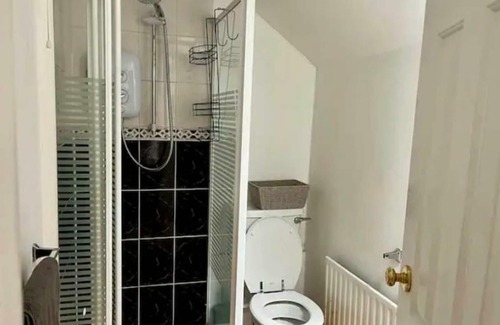 Cork City Centre Apartment | Quayside 2BD Above Live Music Venue & Bar