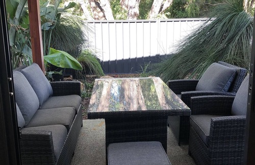 Dunsborough Cottage | Quedji Cottage - Beautiful 2 bed private cottage 3 min walk to Dunsborough town.