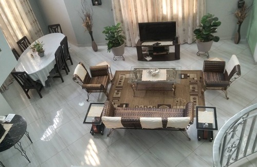 Kweiman Apartment | QUEEN BED SUITE, HIGH SPEED FREE WIFI & PARKING