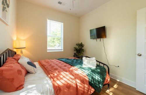 Wilmington Apartment | Queen Bedtropicalbeachdt Wilmingtonfreewifi
