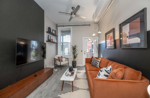 Mount Auburn Apartment | Queen City Views 1 Chic 1 BDR