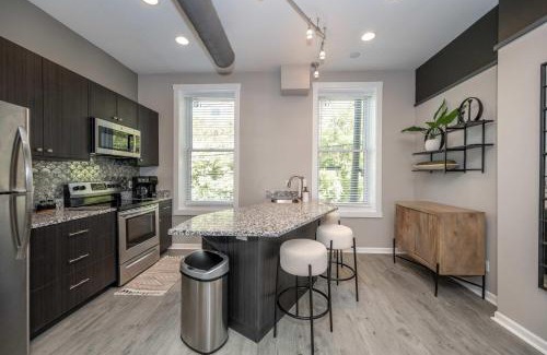 Mount Auburn Apartment | Queen City Views 3 Chic 2 BDR