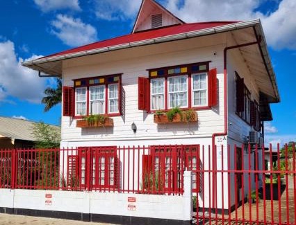 Paramaribo Apartment | Queen Maxima by Prins Hendrik Suites