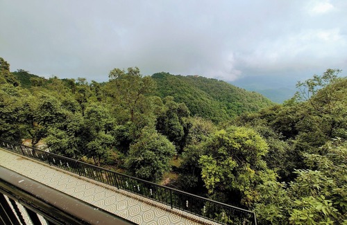 Bullawala Villa | Queen's View Villa by The Cafe (Mussoorie)
