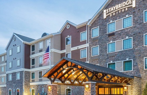 Canton Condo | Queen Suite | Free Daily Breakfast, Shared Hot Tub + Pool