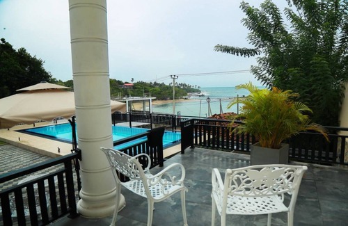 Tangalle House | Queens Beach - Ocean Front Boutique Hotel