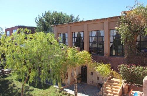 Lalla Takarkoust Bed & Breakfast | Quelque part au barrage
