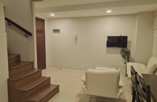 Valencia Apartment | Quezon City 3 Bedroom Condo Unit with Pool Access