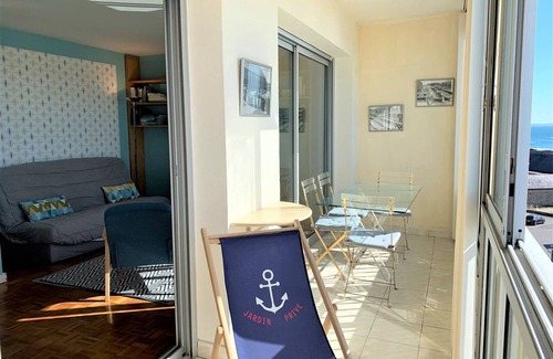 Quiberon Apartment | Quiberon - 1BR 50m² beachfront, parking, pets allowed