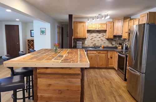Laporte House | Quick access to state parks & bike trails. Giant backyard, pet-friendly!