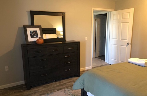 Dorchester Apartment | Quiet - 1 Bedroom Rental Unit on Main Level