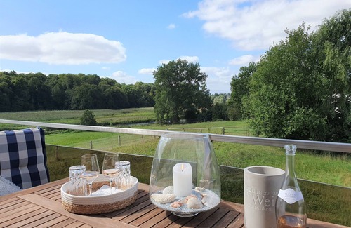 Hamberge Apartment | Quiet! 100 m², on the river near Lübeck. Modern, new and family-friendly!