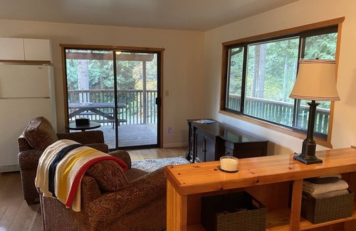 Lund Cottage | Quiet 2 Bedroom Suite (LUND)