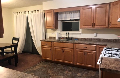 Aliquippa House | Quiet 2 BR with washer & dryer & back deck
